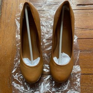 A.n.a by JCPenney Kenny Wedges Tan size 7.5